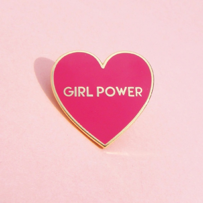 Pin's Girl Power Coucou Suzette