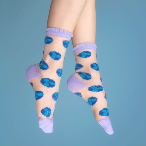 Chaussettes transparentes...