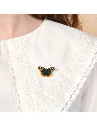 Pin's Papillon noir Coucou Suzette