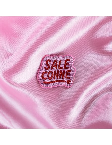 Broche brodée Sale Conne Malicieuse