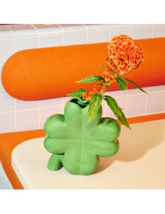 Vase Clover Fluid Market 2